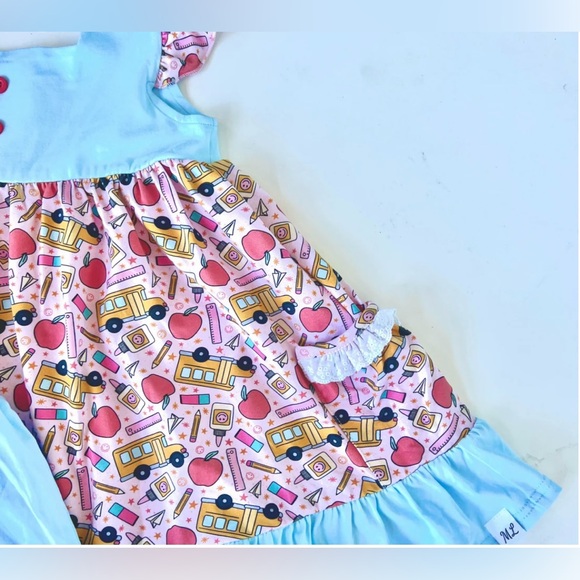 Makena Lane Girl's Back to School Apple Tunic Top Blouse Size 6 EUC - Picture 2 of 9